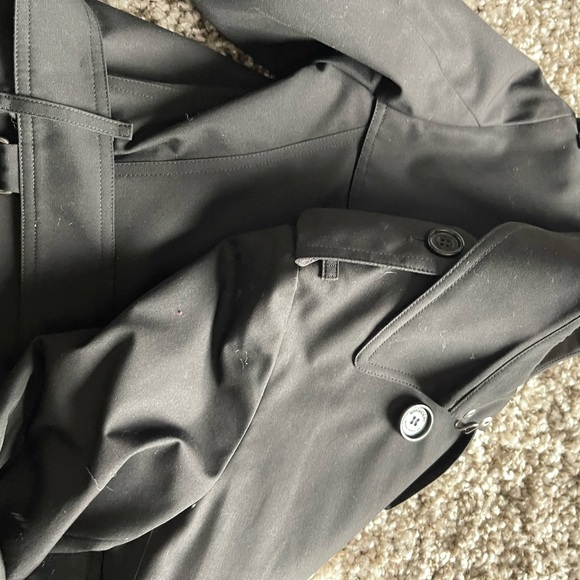 Burberry Elegant Black Trench Coat - Picture 8 of 11